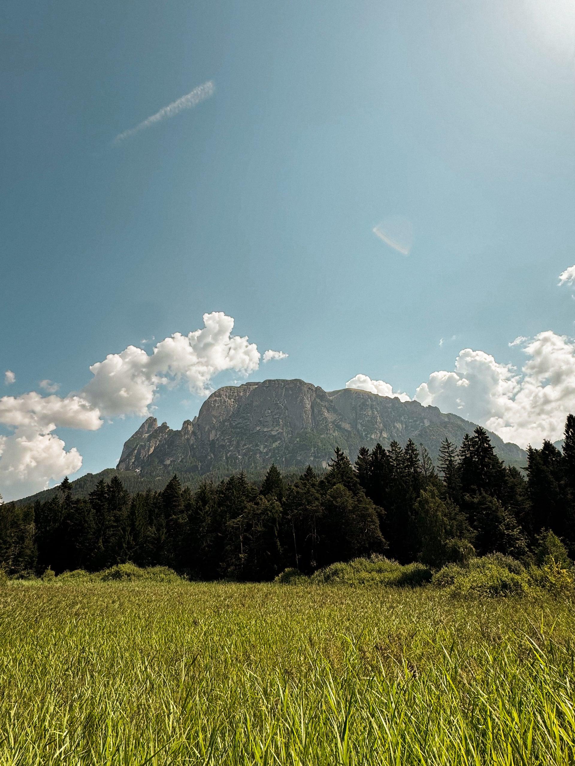 Dolomiten Seiser Alm bei Sonnenlicht